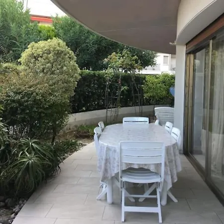 The Mona Lisa In With Garden And Facing The Sea Apartamento