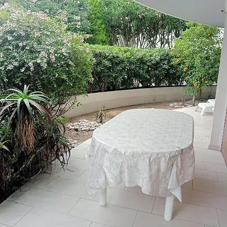 The Mona Lisa In With Garden And Facing The Sea Apartamento *